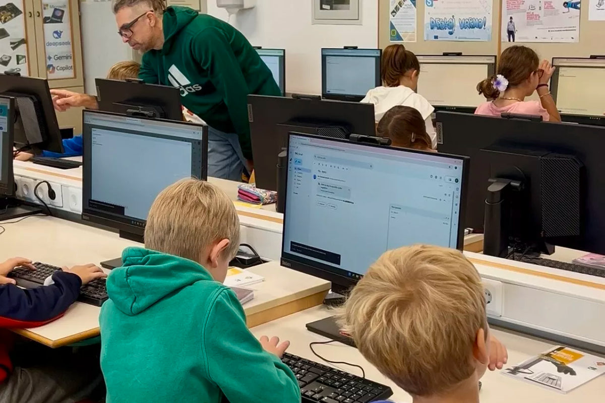 Mestna občina Kranj z obnovljeno opremo posodobila šole in vrtce – Recosi dobavil 477 kompletov