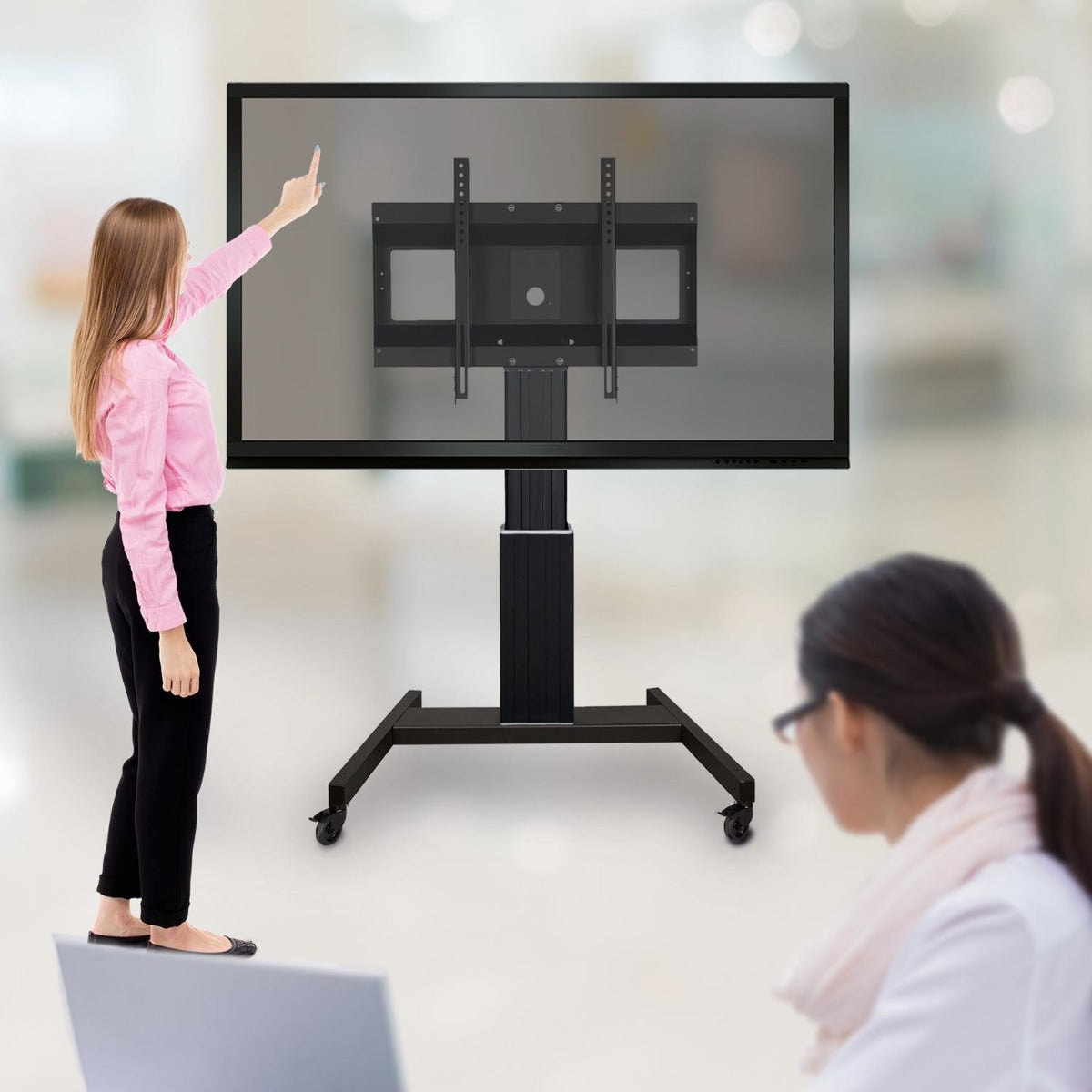 Motorizirano mobilno stojalo Clevertouch SCETAVB